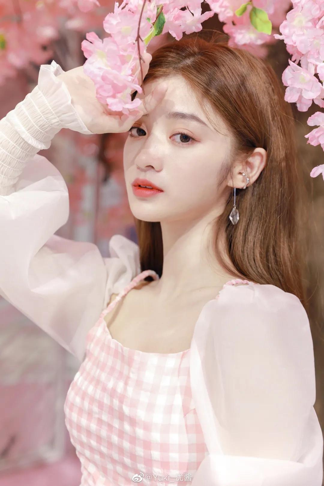 最火的泡泡袖上衣穿搭秋冬,夏天泡泡袖设计感小众上衣