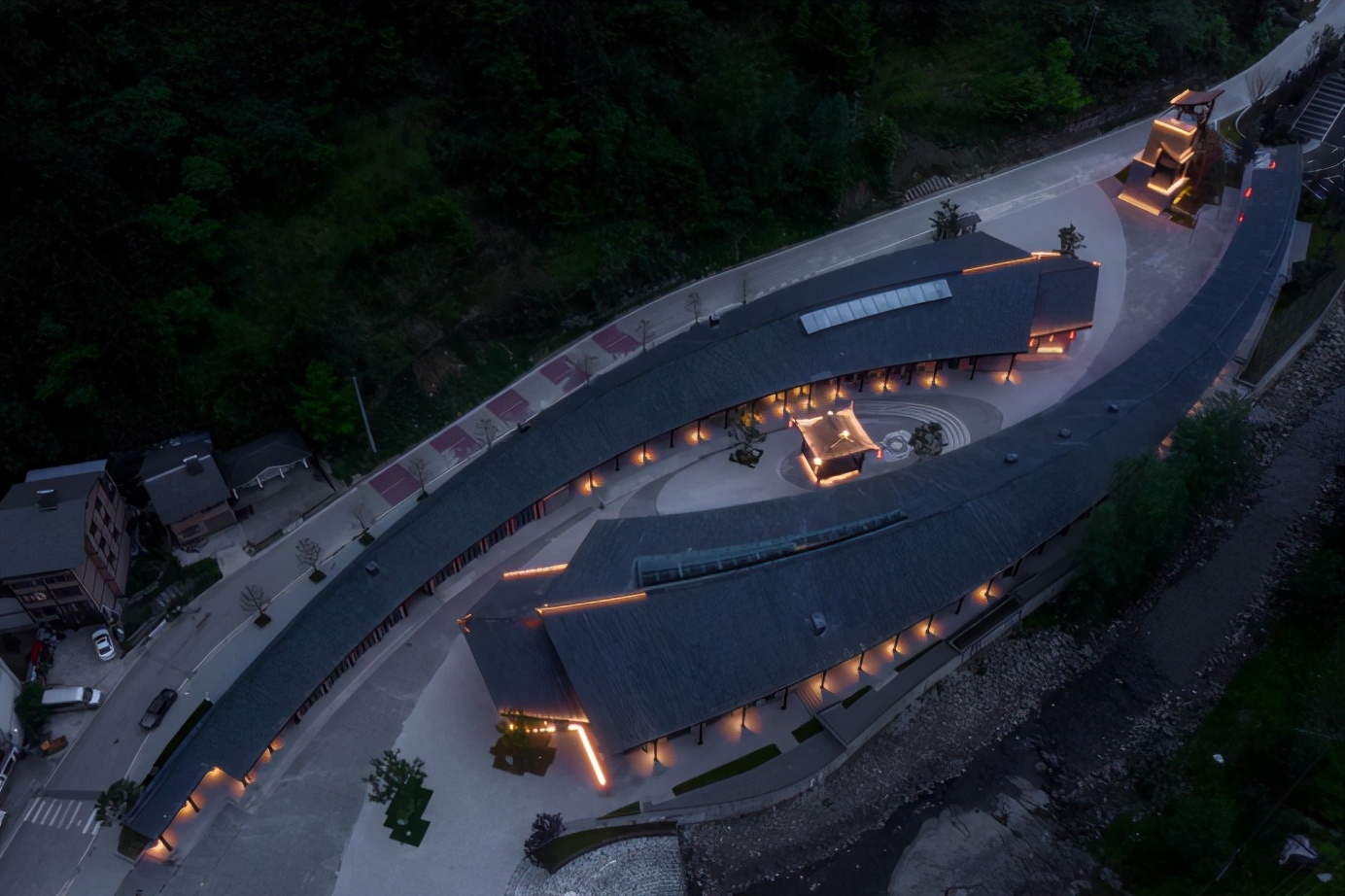 融创联合清华大学捐赠中益乡帮扶项目,探索乡村振兴长效共建模式