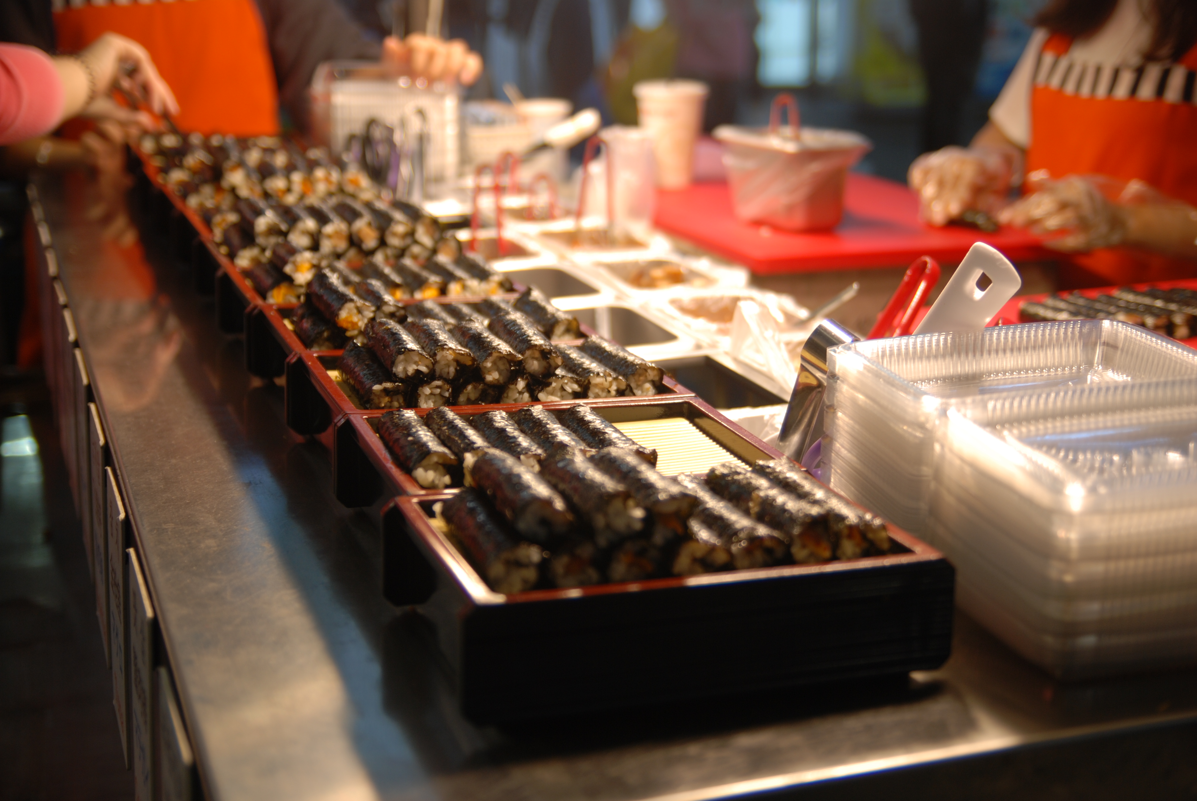 韩国紫菜包饭年糕,韩国美食一条街紫菜饭