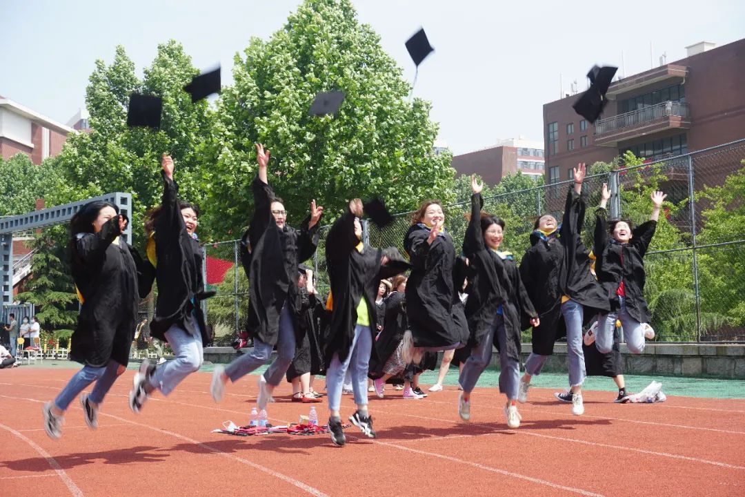 毕业季纸短情长青春永不散场,青春不散场毕业季故事