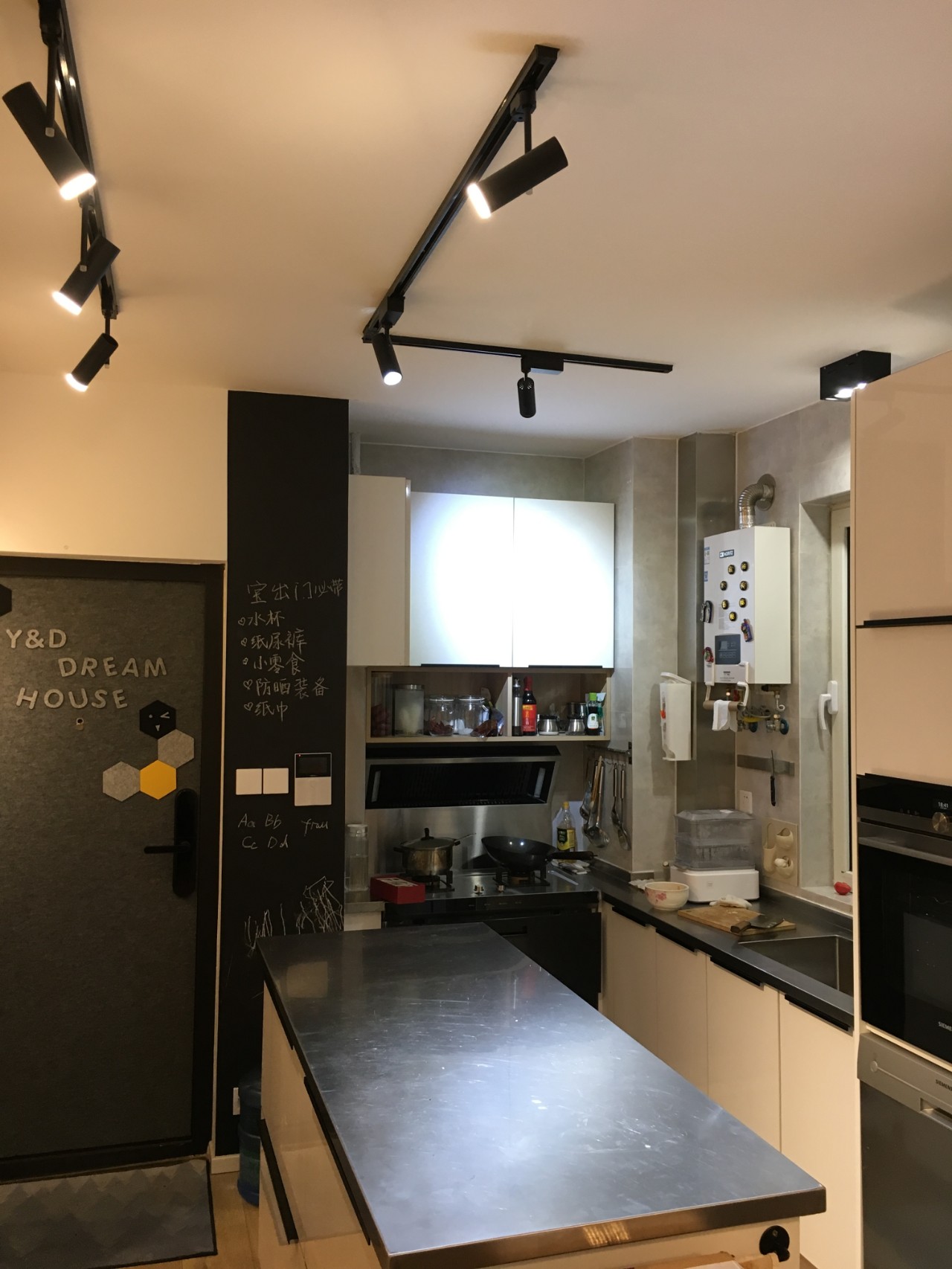 家装客厅流水灯光效果,家装灯光颜色怎么搭配