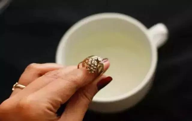 k金饰品氧化变色怎么清洗,k金配金首饰发黑了怎么清洗