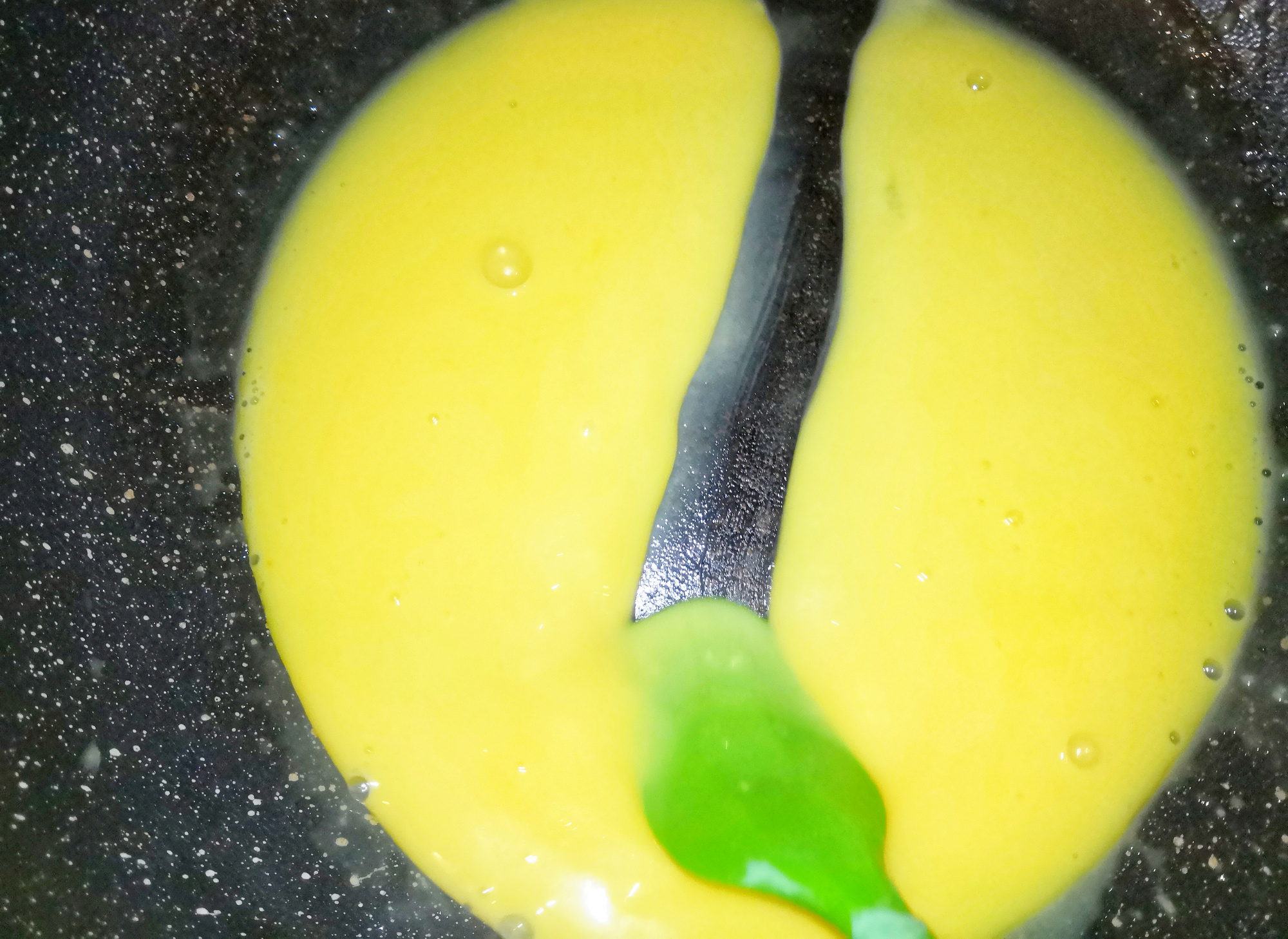 想吃冰淇淋不用出去买教你在家做,想吃冰淇淋不用买教你一招