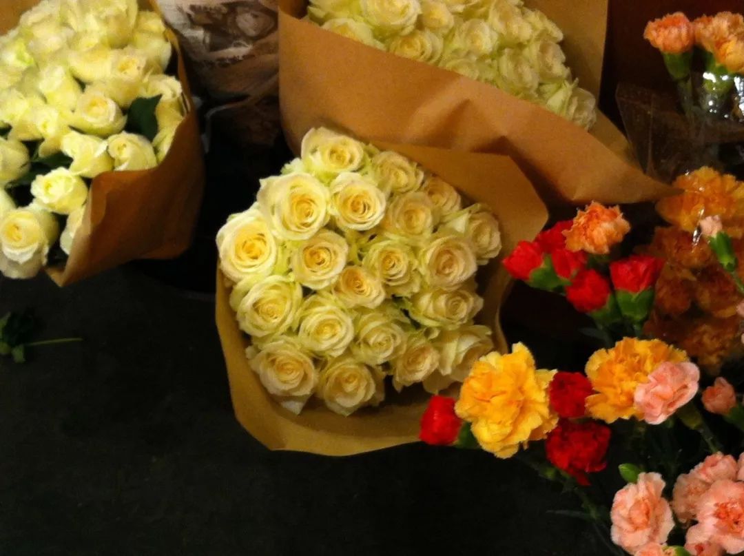 开在茶铺里的花店,开在花店里的咖啡店