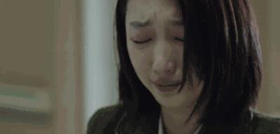 周冬雨谈父母哭了,周冬雨少年的你落泪