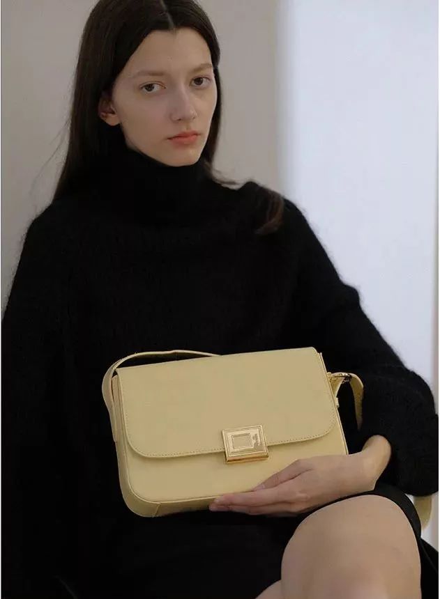 小众设计感经典百搭腋下包,今年最流行的百搭腋下包