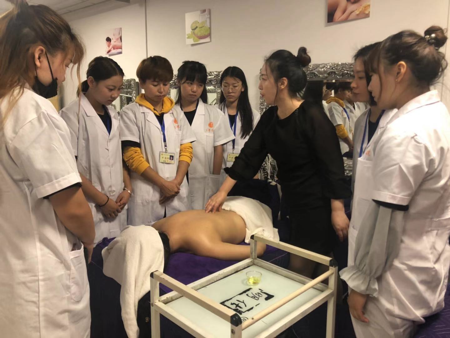 找月嫂好处,为什么做月嫂要先培训班