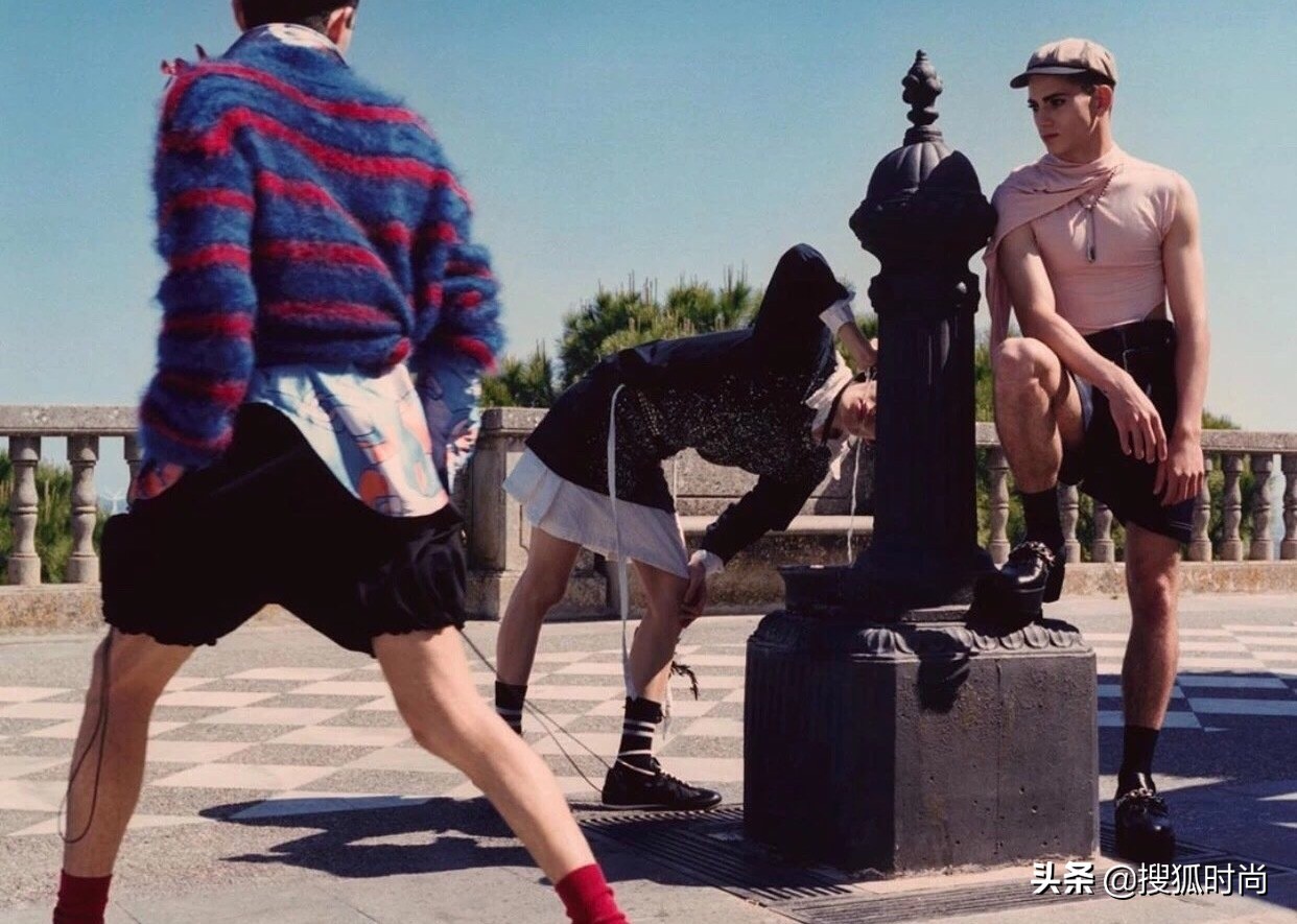 深度｜维密启用变性人，巴塞泳池开放裸泳，无性别时代悄悄来临？