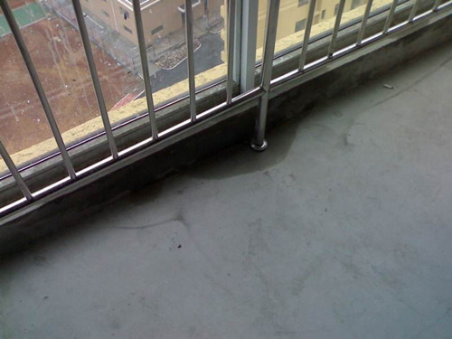 阳台外边缘渗水有加长防水管吗,阳台渗水能直接涂防水吗