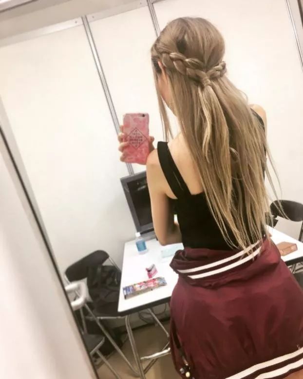 在自己脑袋上还原二次元头发的人们