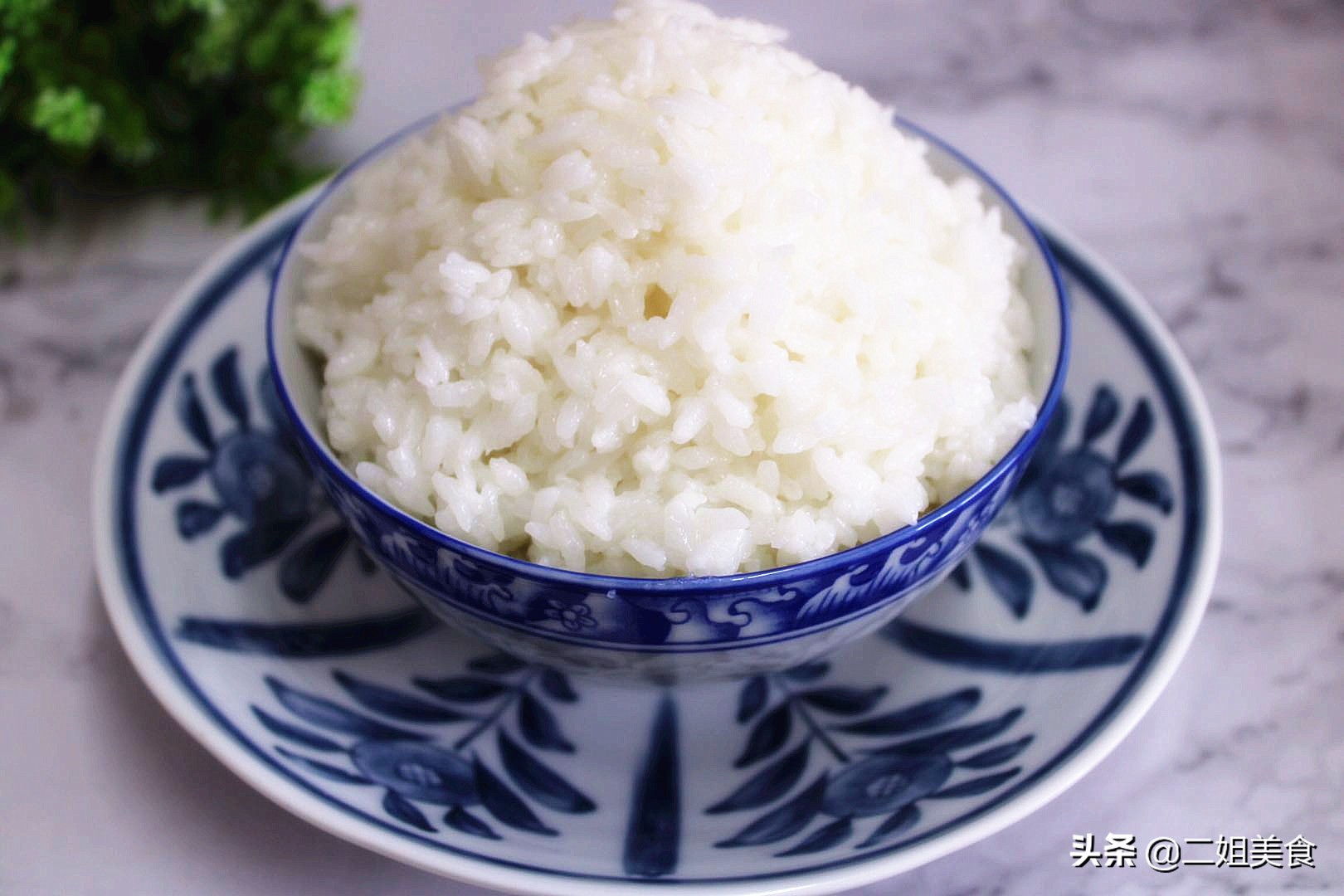 大米怎么蒸米饭又香又软,米饭蒸熟有点发硬怎么办