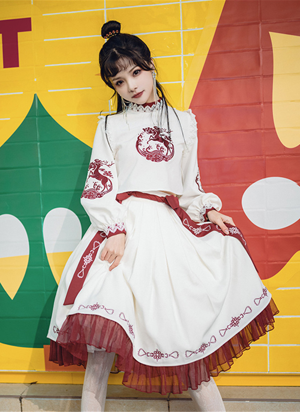 谁说军lo难驾驭？最近流行的“中华风军lo”个性优雅，谁穿谁飒气