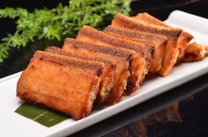 正儿八经的深海鱼，却被人们吃出了“白菜价”，带鱼：好委屈