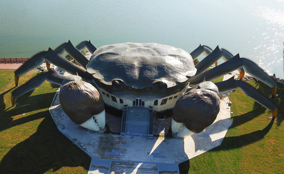 许家印花了1600亿建海花岛,许家印莲花体育馆开工了吗