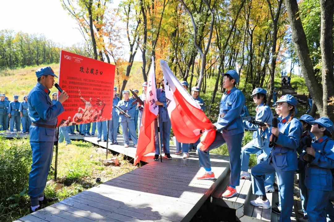 松花湖上放风筝,吉林市松花湖冬季开江鱼