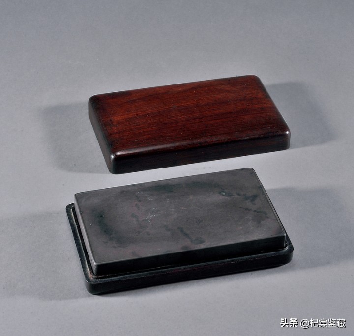 案上香烟铺贝叶,案上烟云