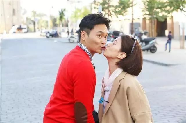 张智霖捐赠物资,张智霖回馈社会做了一辈子的好事