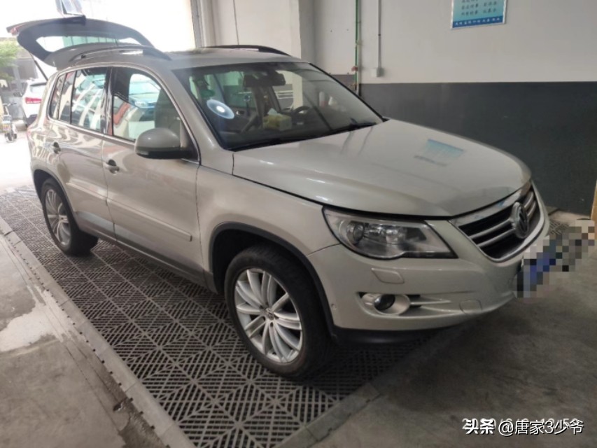 途观天窗漏水导致地胶下面全是水,17款途观l天窗漏水问题怎么解决