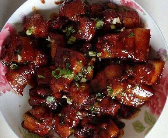 红烧肉糖色炒制用白糖还是冰糖,红烧肉熬冰糖为什么是苦的