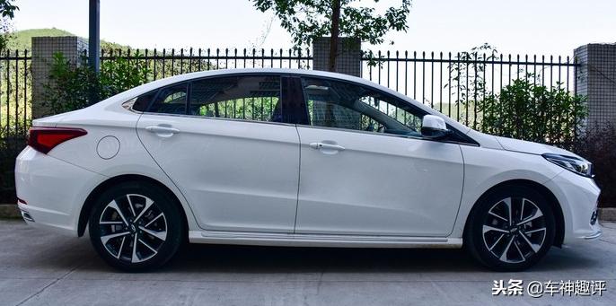 艾瑞泽5底盘和奇瑞gx底盘对比,艾瑞泽gx底盘水平