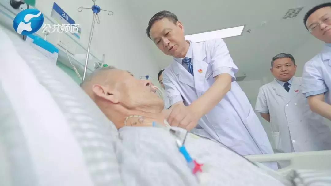 拼搏亮剑|河南大学第一附属医院胸腔镜辅助食管癌根治横结肠代食管手术纪实