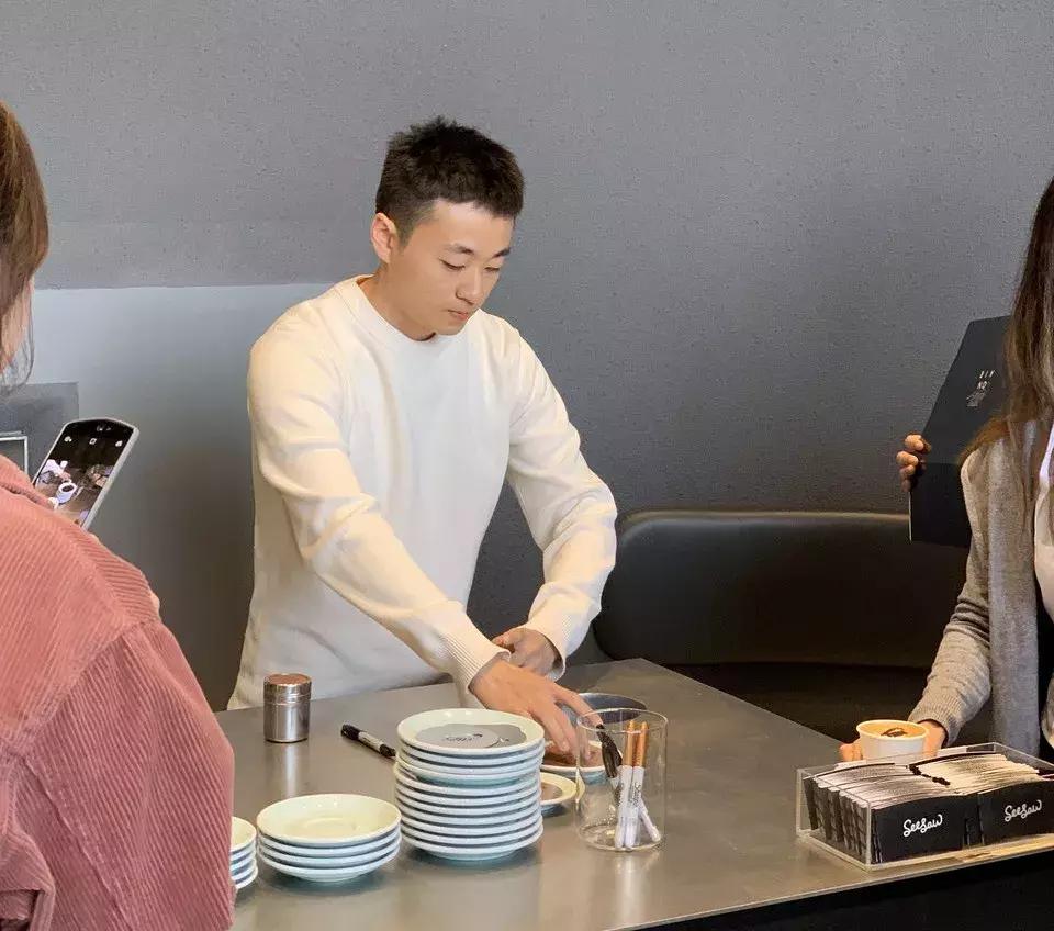 nike主理人签名球鞋,nike限量款球鞋在哪里抢购