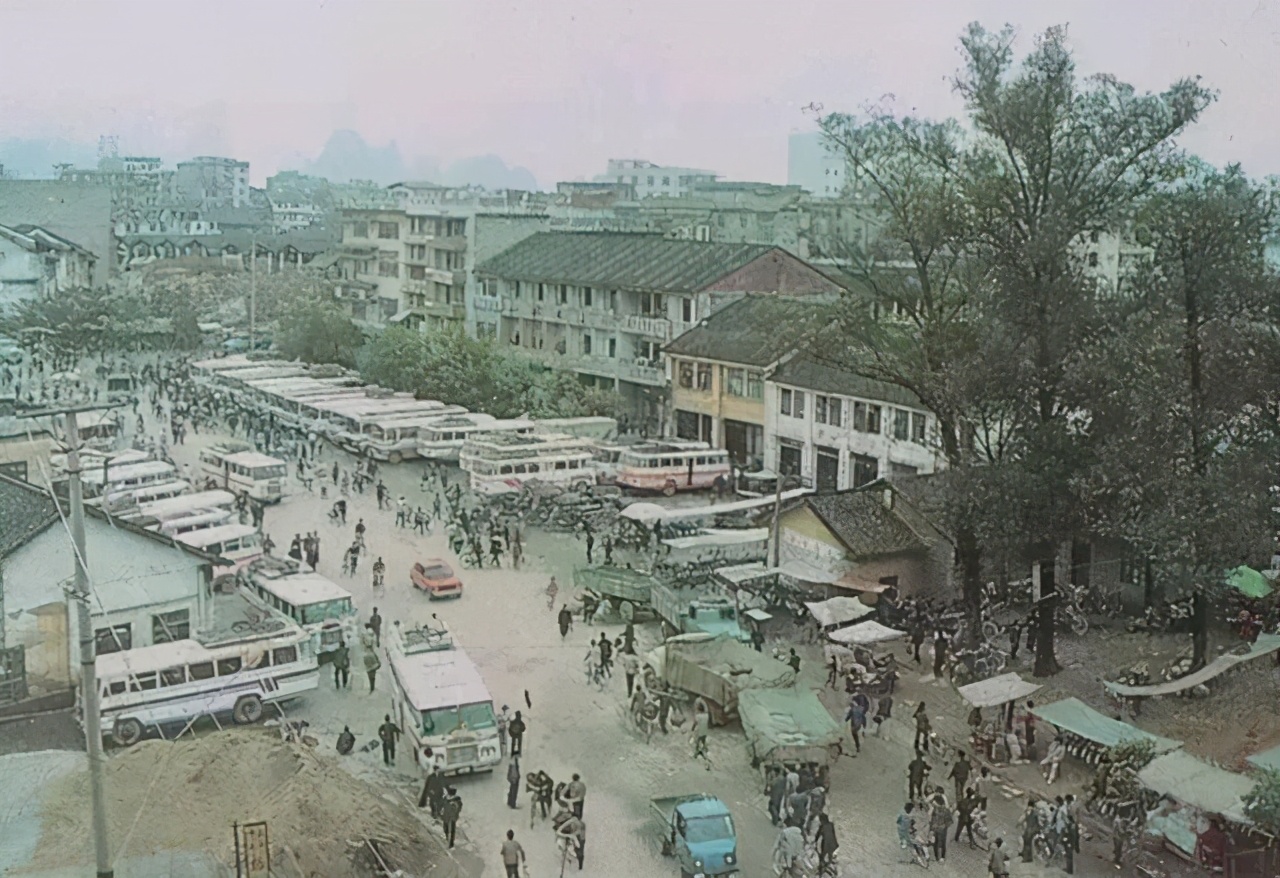 70年代的桂林象鼻山码头老照片,那些老照片里的珍贵记忆