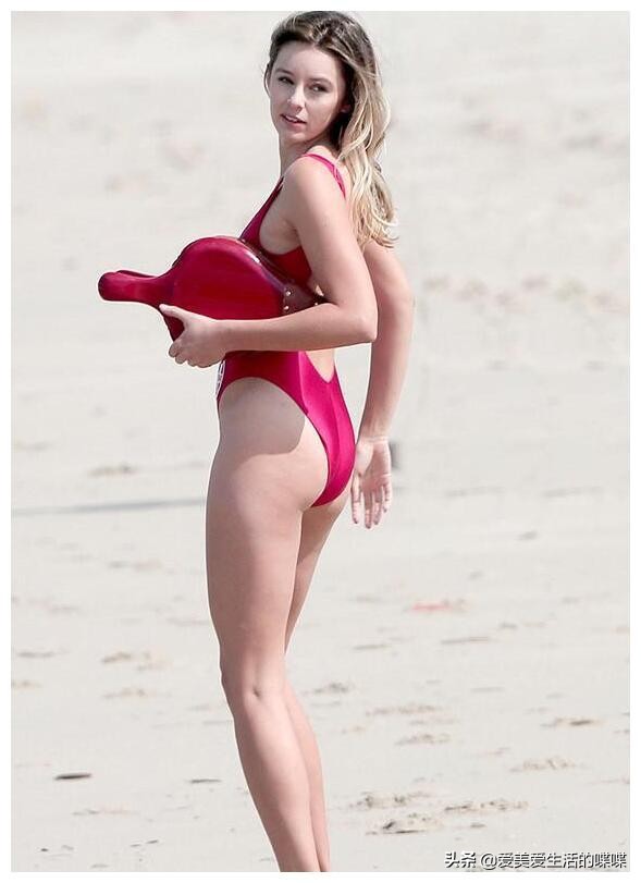 英超最厉害的足球宝贝,英超最火身材足球宝贝新一姐