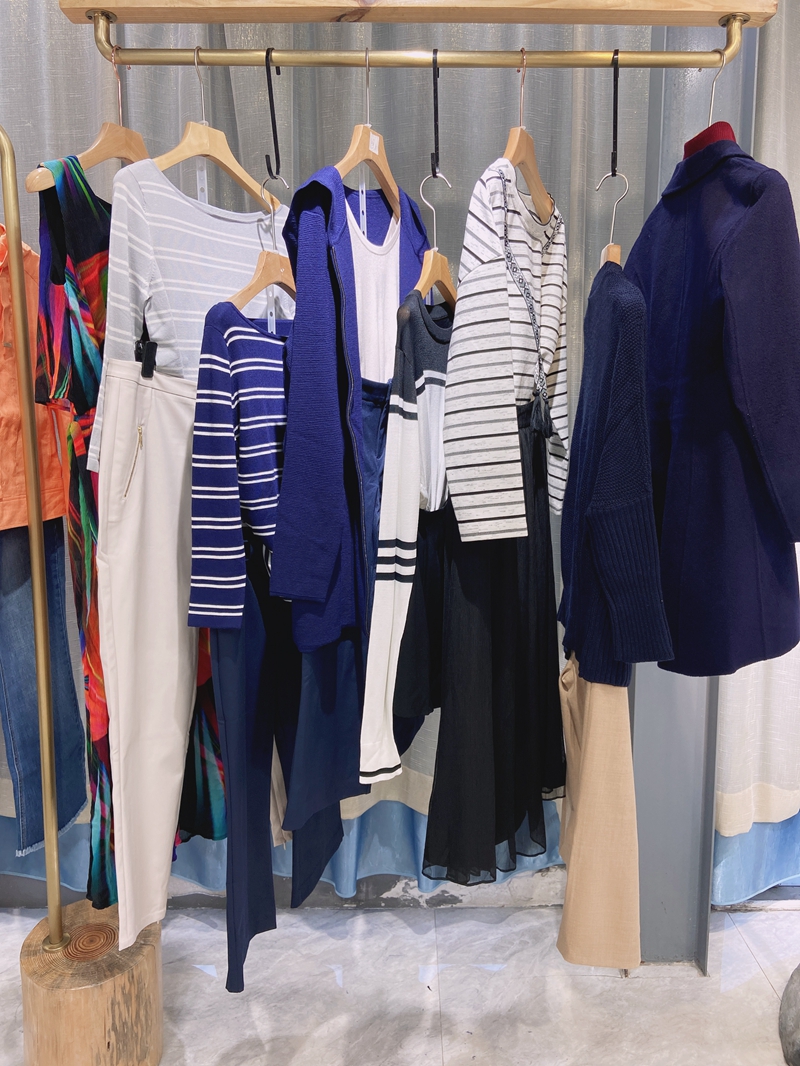 哥弟阿玛诗西服女装春款,哥弟阿玛施女装