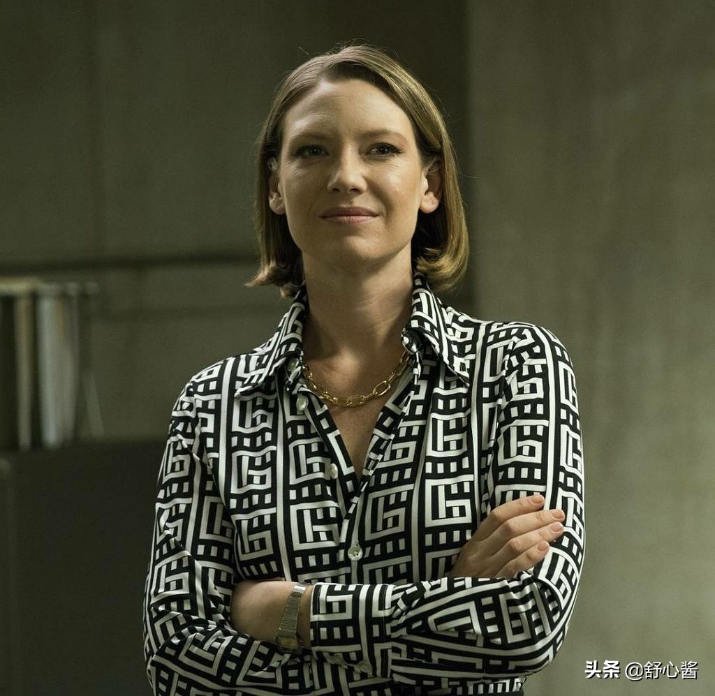 职业女性总被拍成笑话？这部高分美剧的女主，就是个打脸的反例