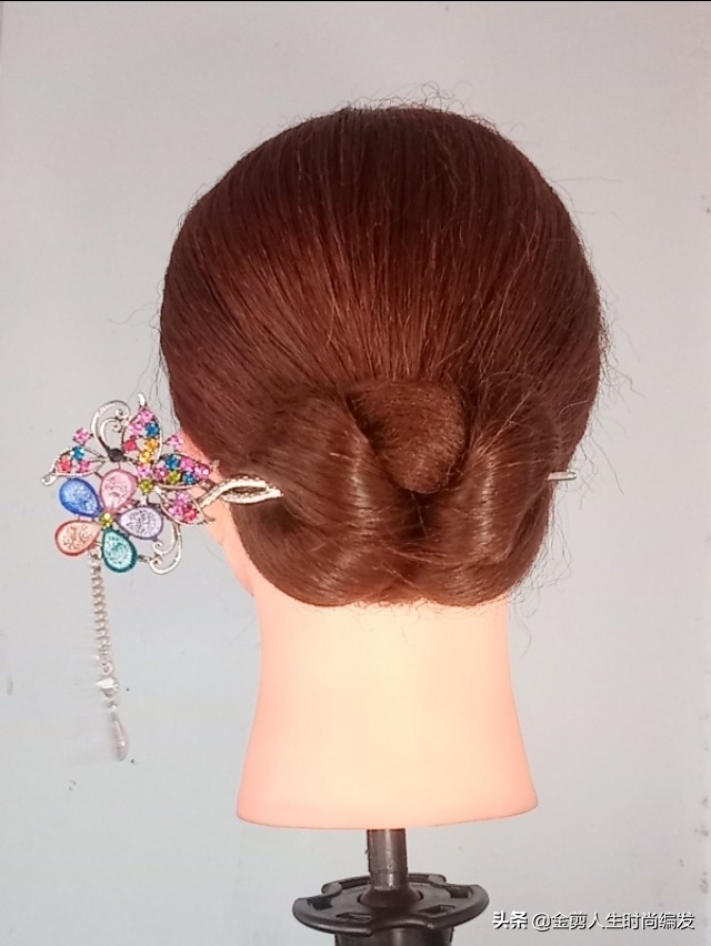 用发簪一秒扎头发,一秒用发簪挽头发