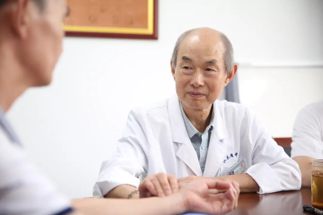 20岁小伙经常起夜,20岁起夜几次