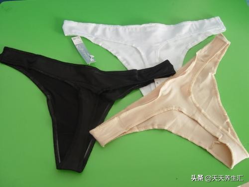提醒：丁字裤时髦，却暗藏隐患，女性内衣应符合3个标准，才健康