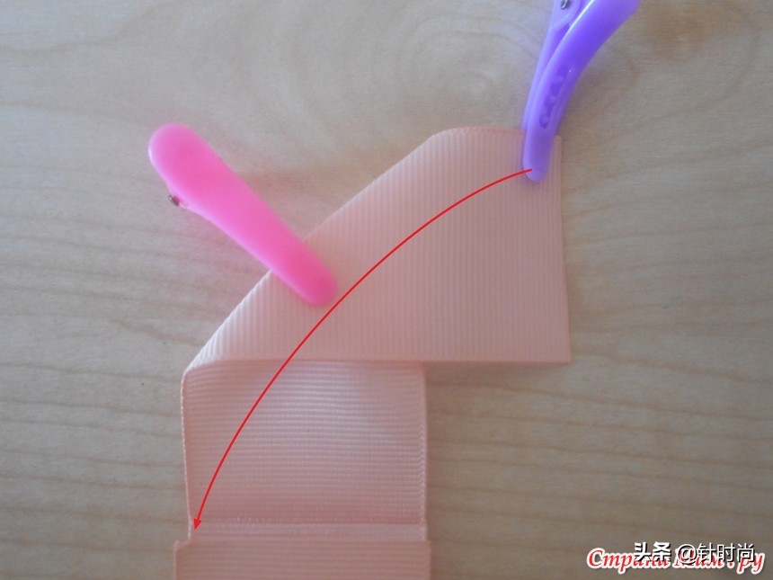 丝带儿童头花蝴蝶结手工制作过程,丝带蝴蝶结头花制作教程