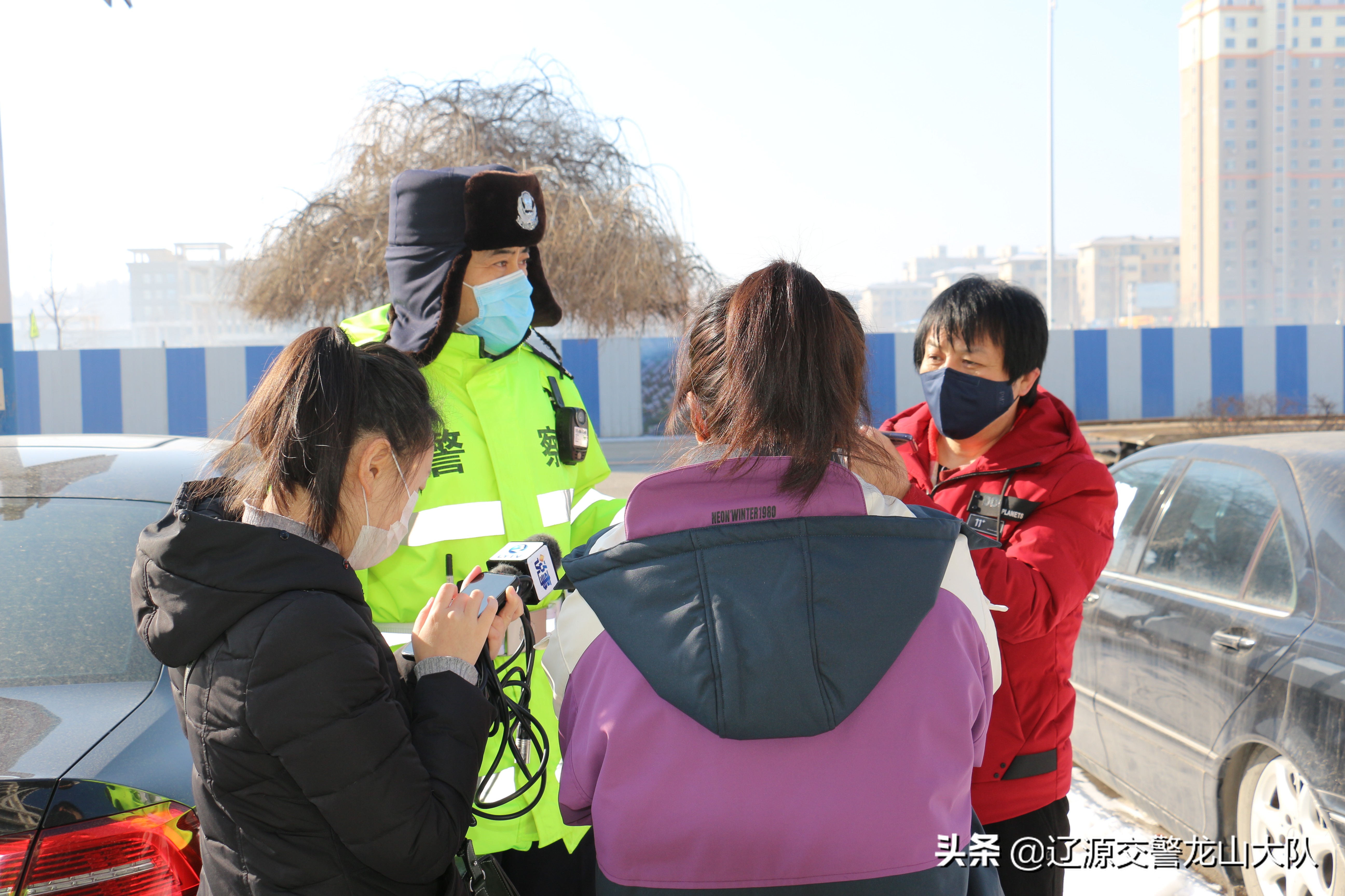 交警开展僵尸车清理工作,交警中队开展僵尸车清查