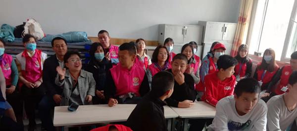 慈善走进爱加倍紫丁香助力星星们的家