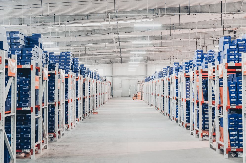 亚瑟士线下实体店是直营还是加盟,亚瑟士电商云仓库地点在哪