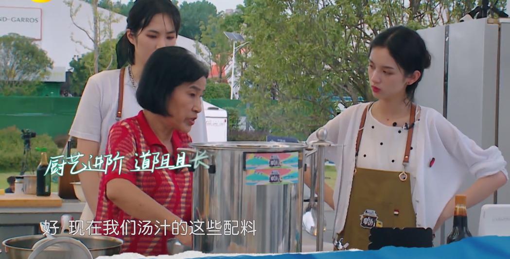 一季比一季难看？《中餐厅5》不靠谱，全员不会做饭，尴尬又无聊