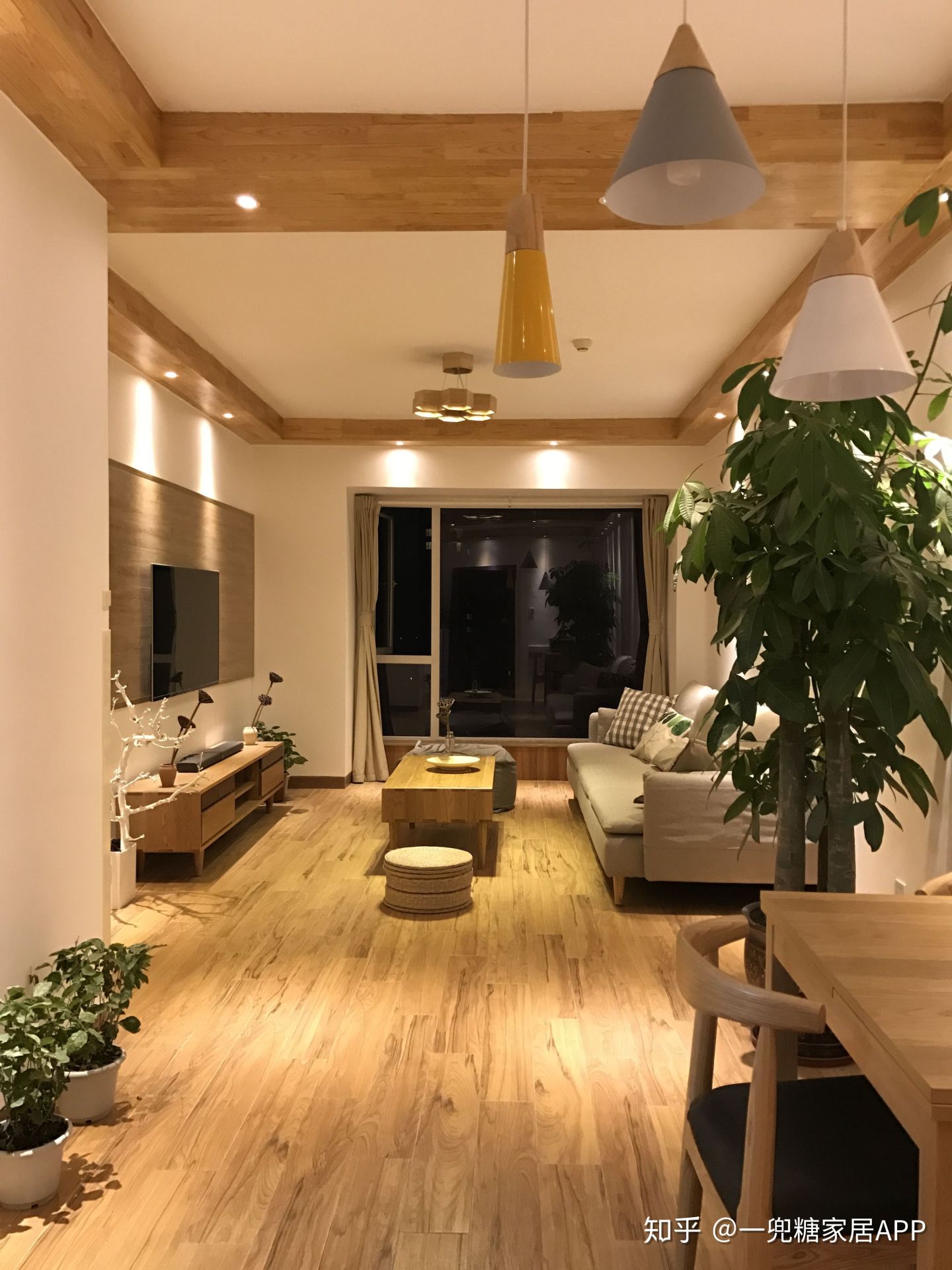 现在吊顶如何设计,目前流行的吊顶设计