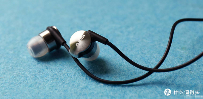 89元的JBLX安德玛联名耳机？某鱼陪审团告诉你别傻了