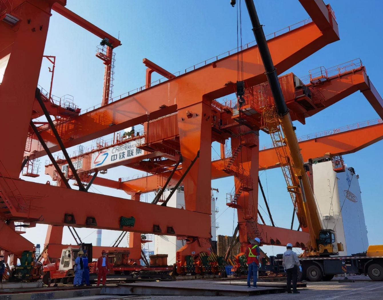 印度进口中国龙门吊,印度国产龙门吊