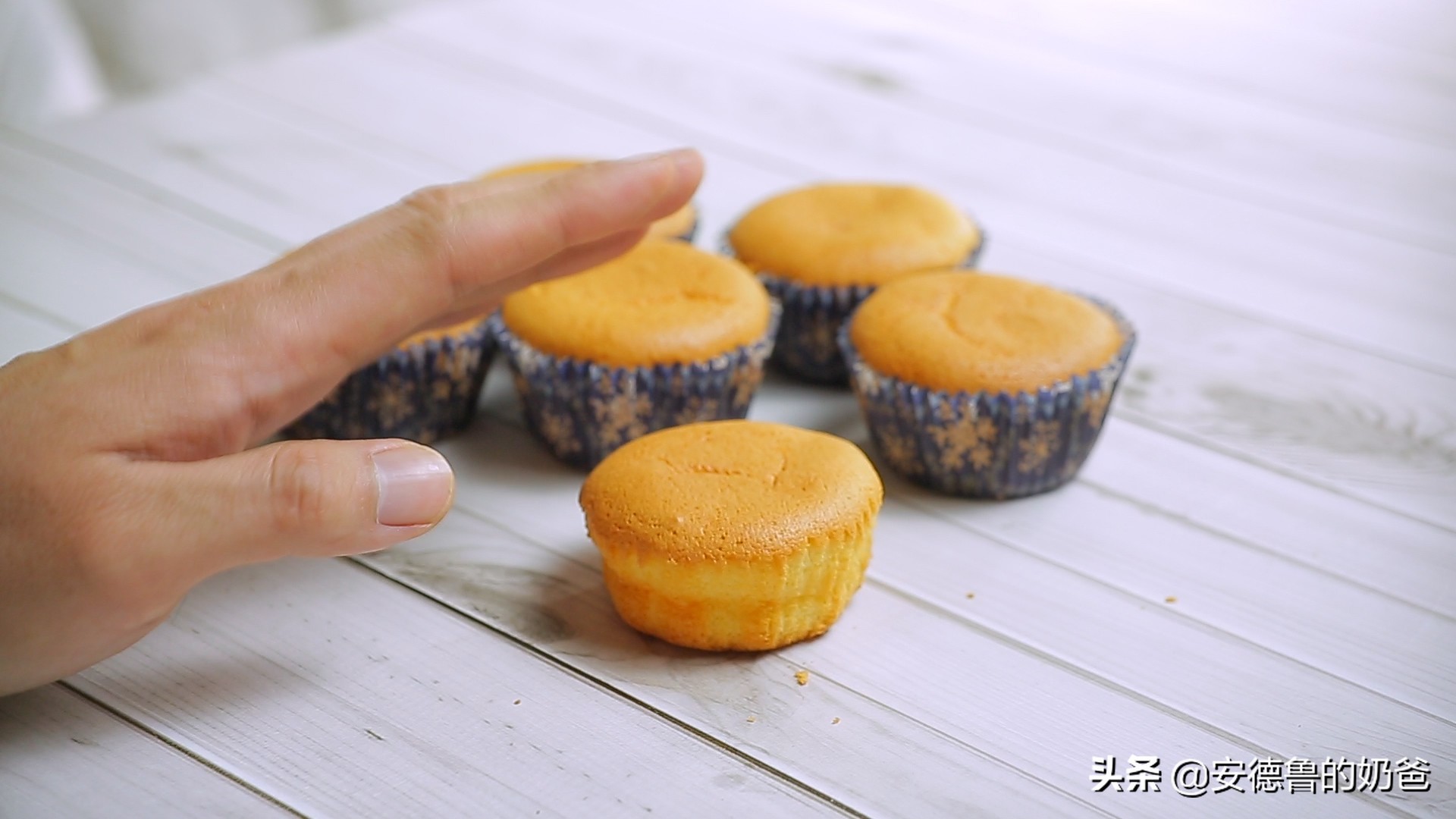 戚风蛋糕做法塌陷原因,戚风倒扣塌陷怎么补救