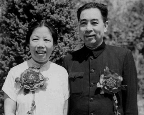 周总理与*颖超邓**的爱情，足以成为千古绝唱，充塞于天地之间