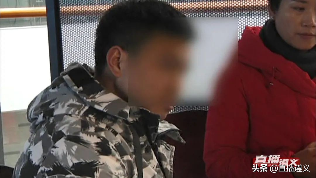 健身卡突然“缩水”,老人声称被“忽悠”寻求记者帮忙