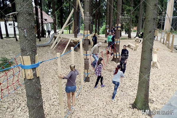 户外小攀爬网,高空成人攀爬网户外活动