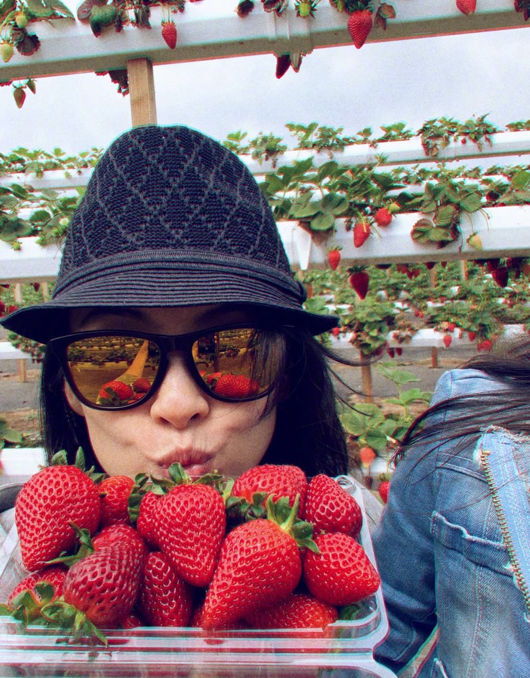 章子怡生二胎后醒醒跟汪峰对话,章子怡生产后出游