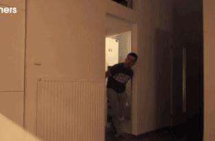 被防狼喷雾喷了眼睛会瞎吗,被防狼喷雾喷到的后果