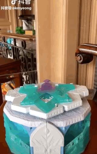 “我，30岁已婚*男猛**，陪女儿看完冰雪奇缘后，怂了”