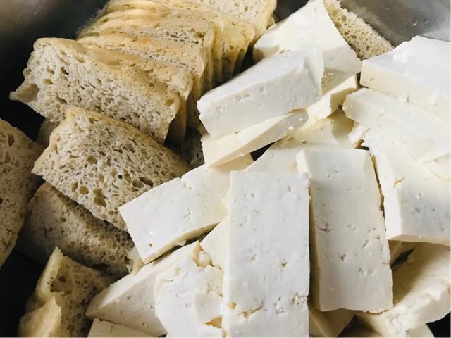 草鱼怎么炖火锅,火锅料草鱼蔬菜一锅炖