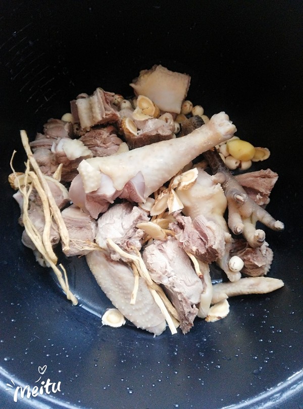 鸡汤不焯水怎么炖出来鲜亮,熬鸡汤要不要焯水